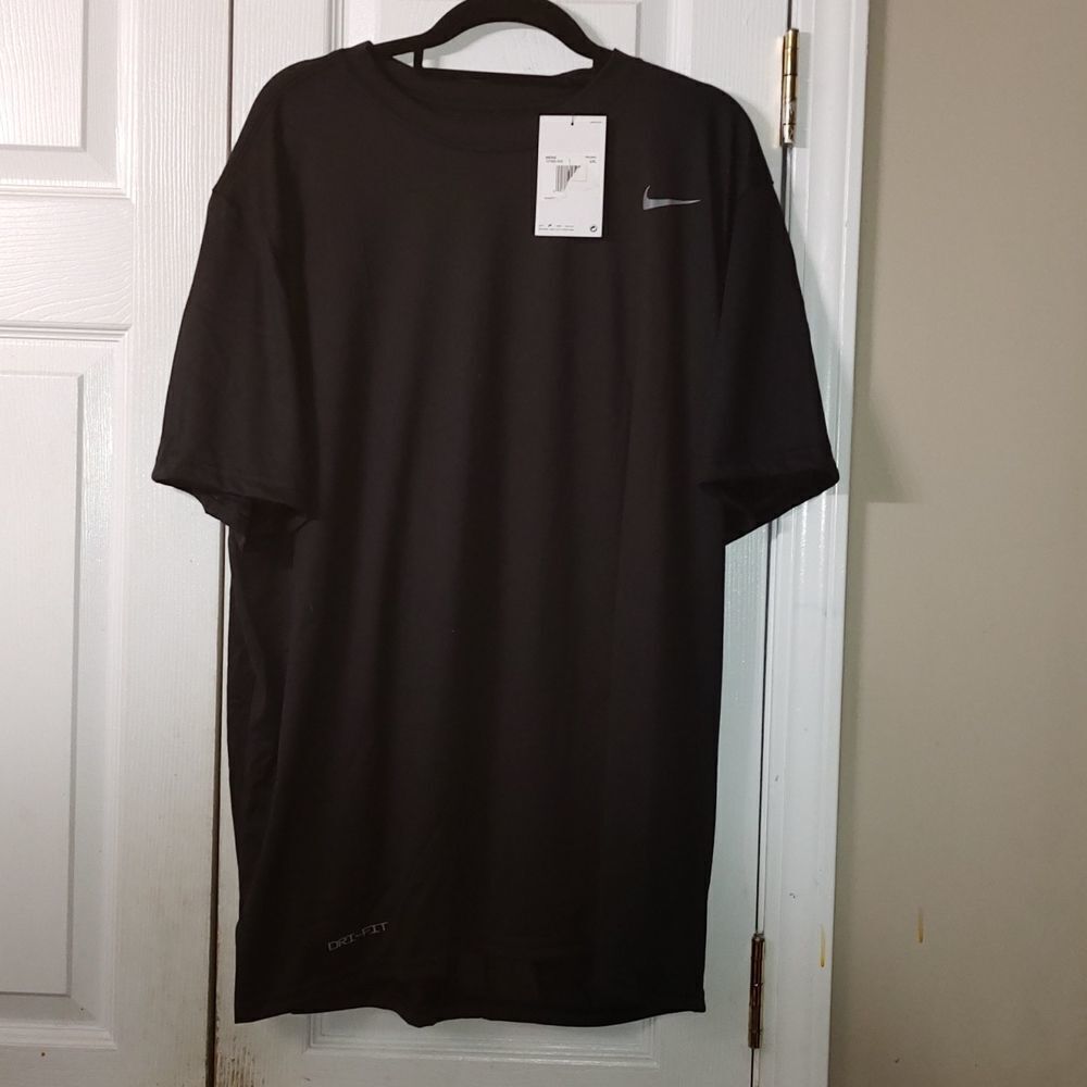 Nike The Nike Tee Dri fit black shirt Sz XXL
